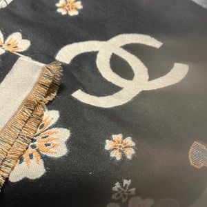 Chanel black and cream scarf